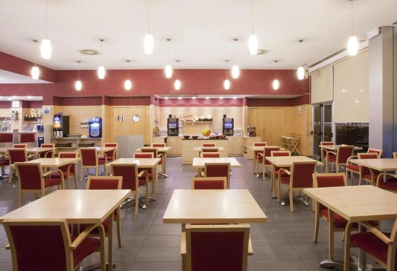 هتل Holiday Inn Express Málaga Airport, An Ihg