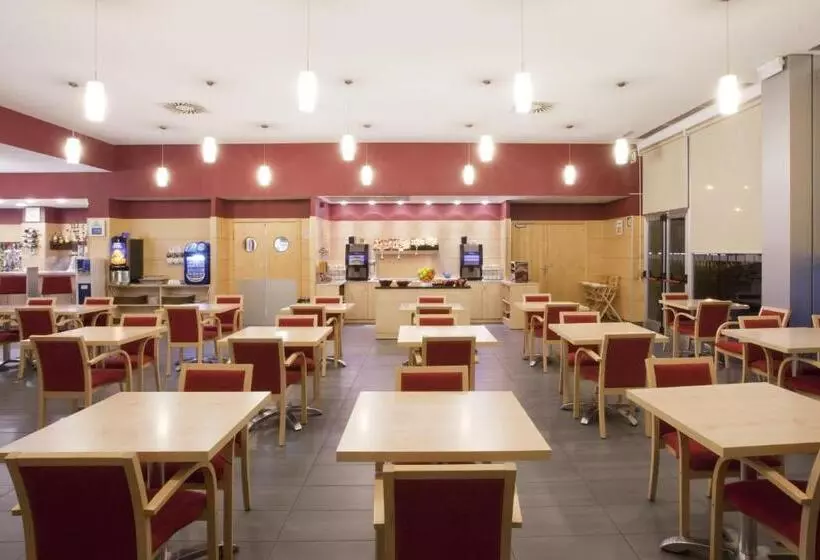 ホテル Holiday Inn Express Málaga Airport, An Ihg