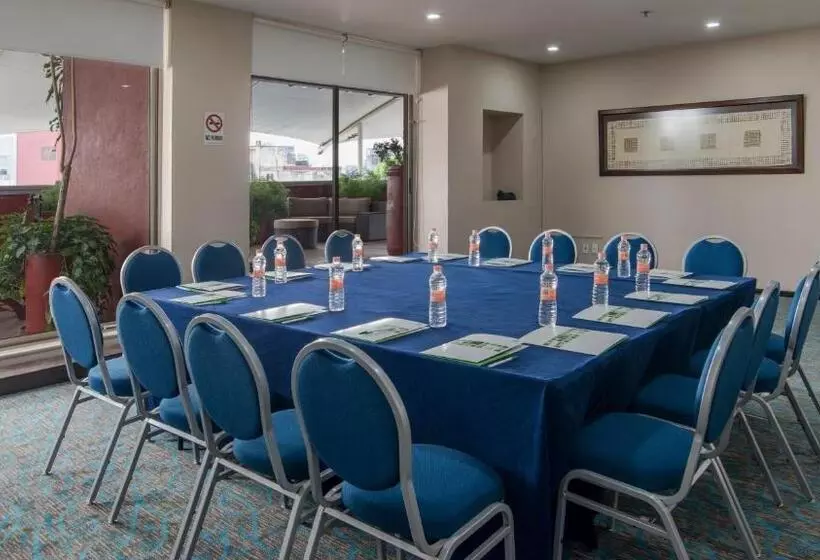 هتل Holiday Inn & Suites Mexico Zona Reforma, An Ihg