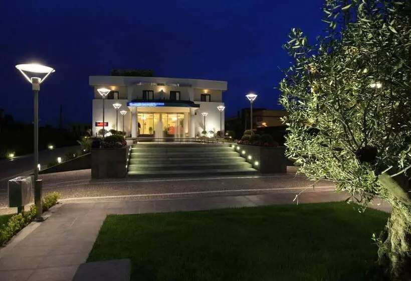 Отель La Costiera