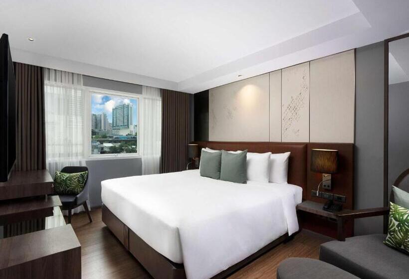 Novotel Living Bangkok Sukhumvit Legacy
