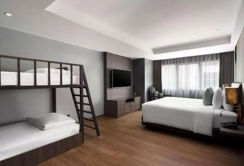 Novotel Living Bangkok Sukhumvit Legacy