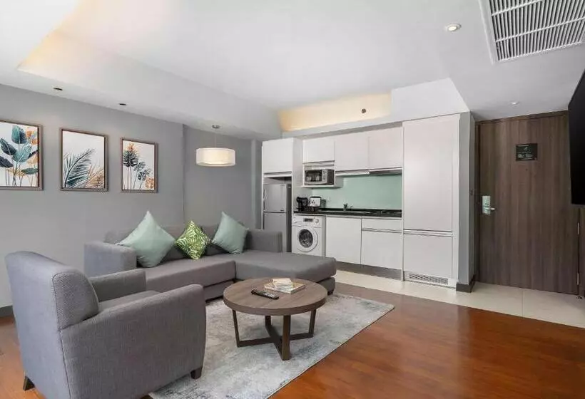 Novotel Living Bangkok Sukhumvit Legacy