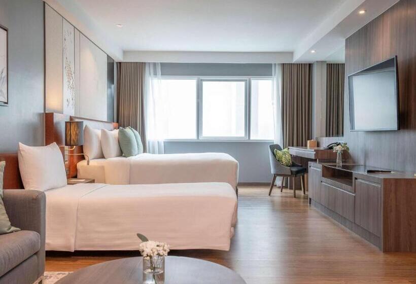 Novotel Living Bangkok Sukhumvit Legacy