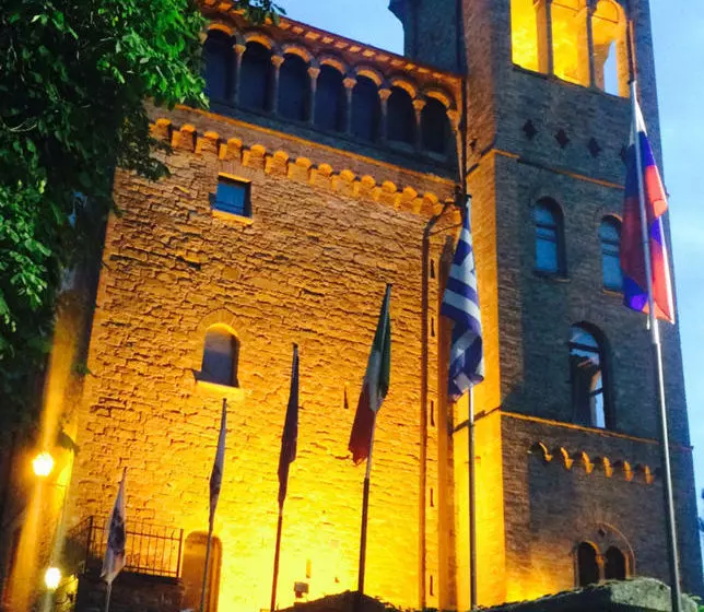 هتل Torre Dei Calzolari