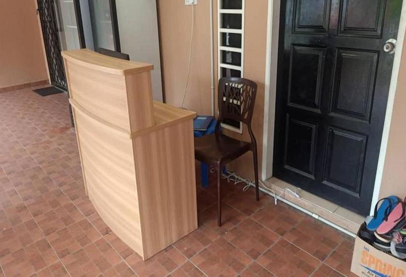 酒店 Oyo 90178 Classic Homestay