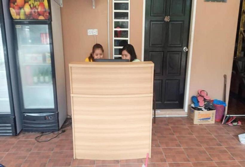 酒店 Oyo 90178 Classic Homestay