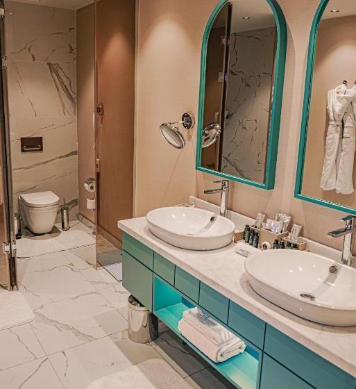 Karavansaray Turkistan Harbour Hotel  Flying Theatre Access