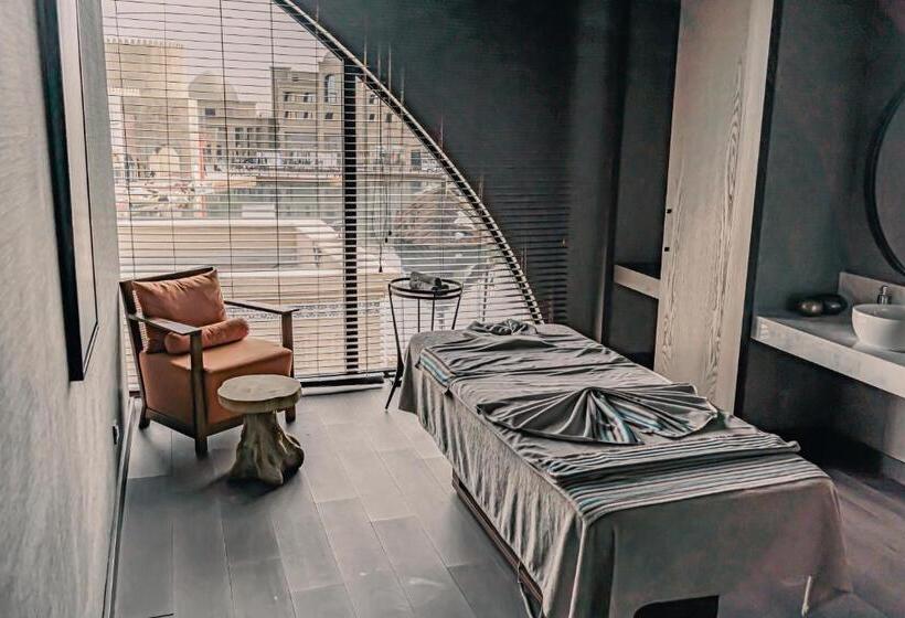 Karavansaray Turkistan Harbour Hotel  Flying Theatre Access