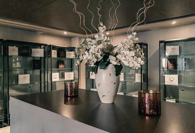 Karavansaray Turkistan Harbour Hotel  Flying Theatre Access