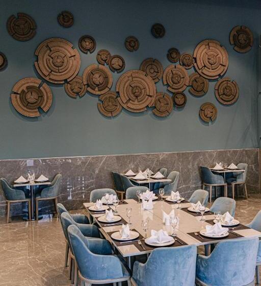 Karavansaray Turkistan Harbour Hotel  Flying Theatre Access