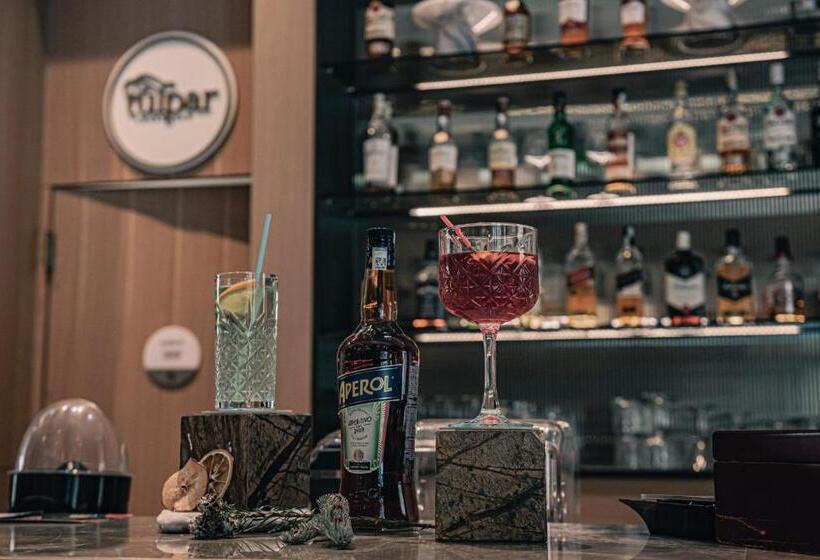 Karavansaray Turkistan Harbour Hotel  Flying Theatre Access