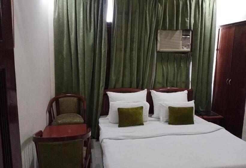 هتل Corporate Inn