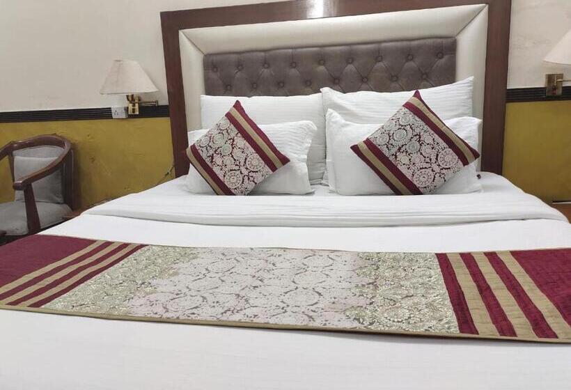 هتل Corporate Inn