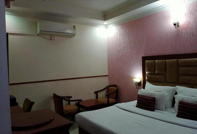 هتل Corporate Inn