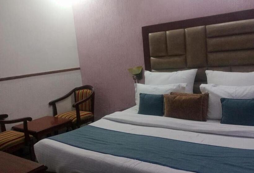 هتل Corporate Inn