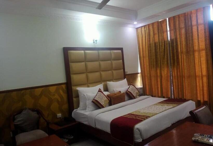 هتل Corporate Inn