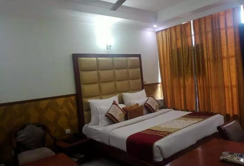 هتل Corporate Inn