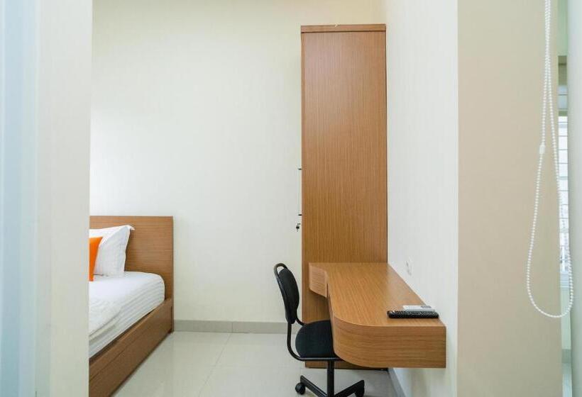 בית מלון כפרי Koolkost Syariah Near Jl Pajajaran Bogor