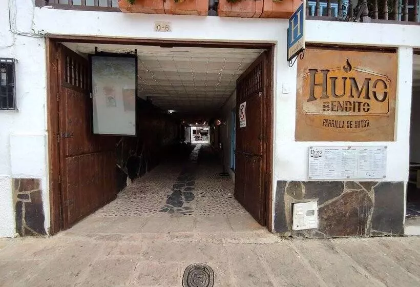 ホテル Laureles De La Villa