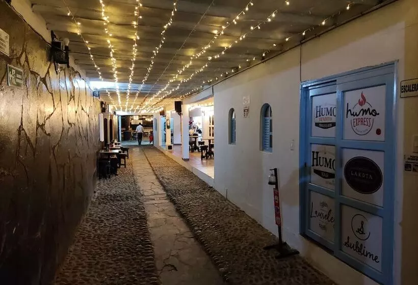 ホテル Laureles De La Villa