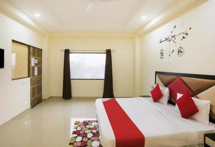 هتل Oyo 78247 Crown Inn