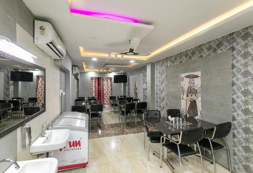 Hotel Oyo 78375 Flagship Golden Inn