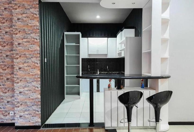 호텔 Oyo 90267 Ijen 68 Homestay Family