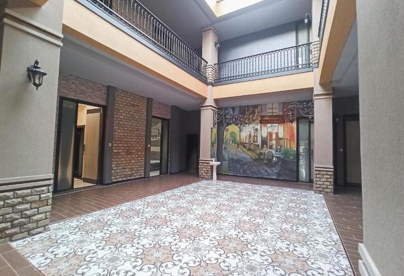 호텔 Oyo 90267 Ijen 68 Homestay Family