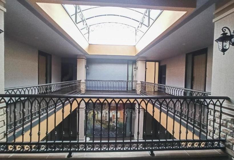 호텔 Oyo 90267 Ijen 68 Homestay Family