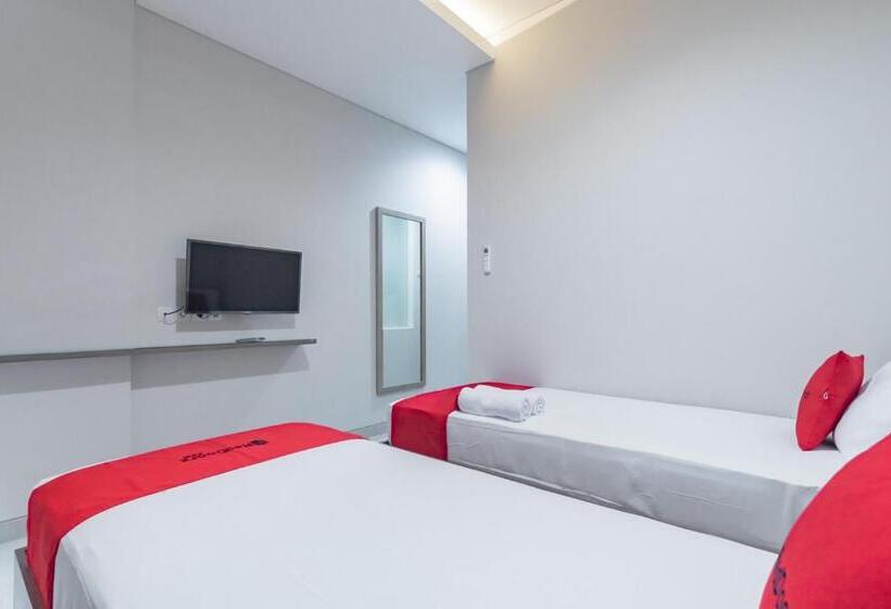 בית מלון כפרי Reddoorz Plus @ Cirebon City Center