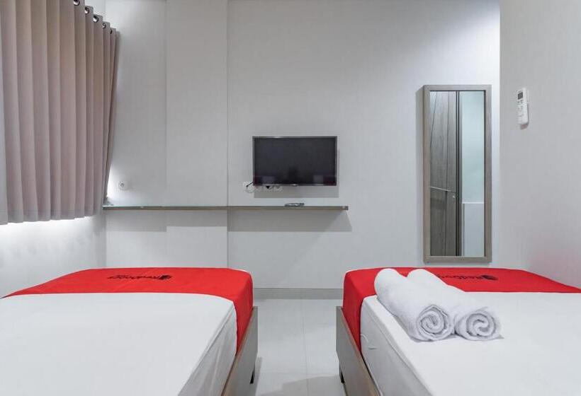 בית מלון כפרי Reddoorz Plus @ Cirebon City Center