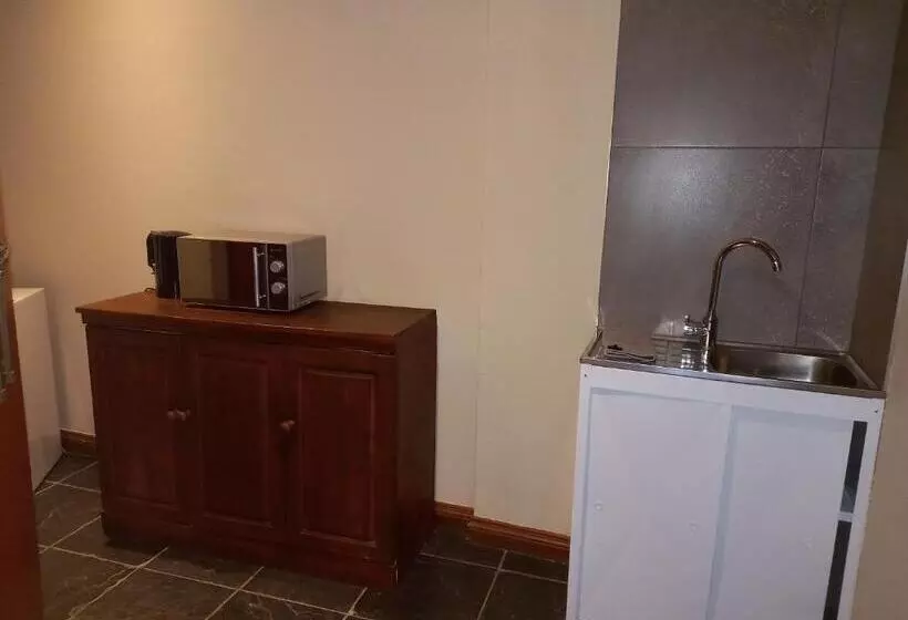 ホテル Troas Boutique