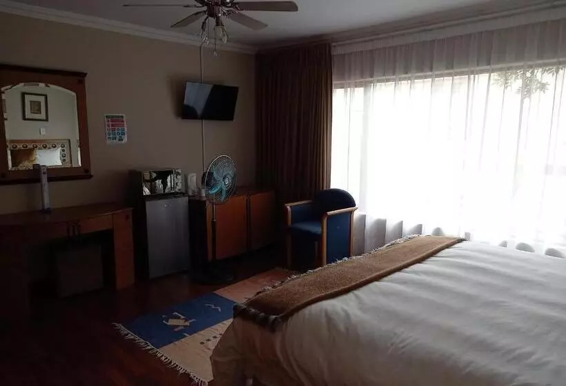 ホテル Troas Boutique