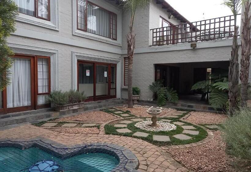 Отель Troas Boutique