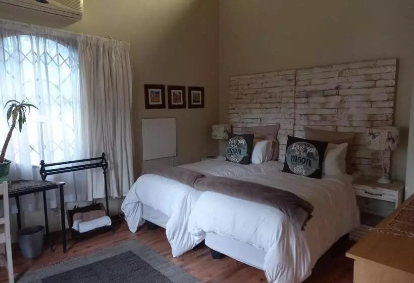 ホテル Troas Boutique