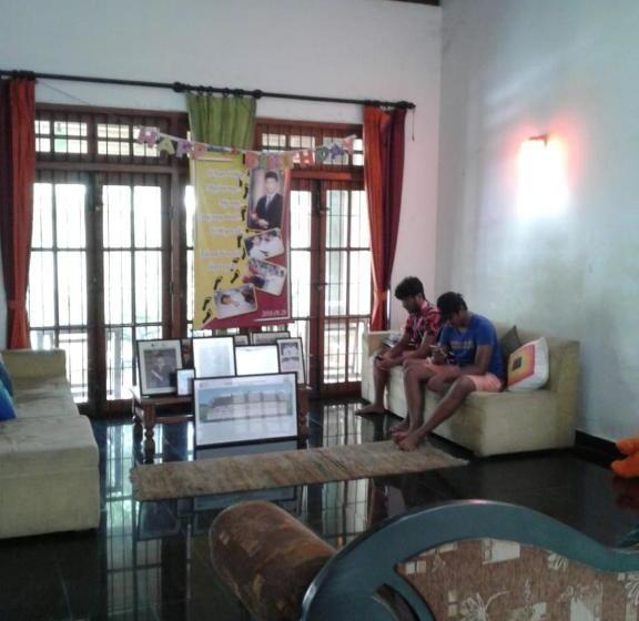 بنسيون Dennis Villa