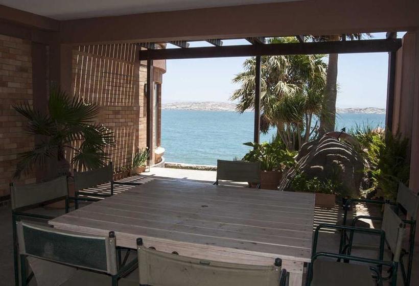 پانسیون Shark Island Airbnb