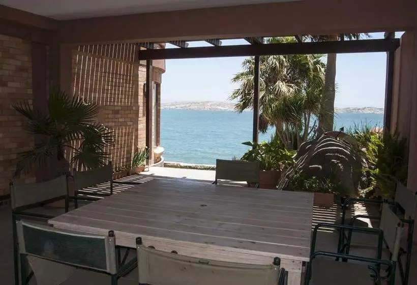 پانسیون Shark Island Airbnb