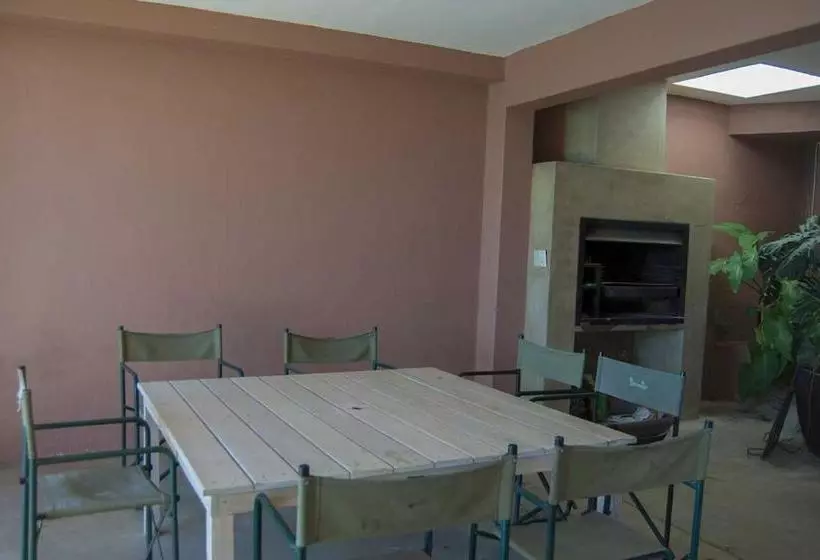 پانسیون Shark Island Airbnb