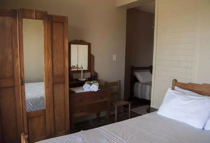 پانسیون Shark Island Airbnb