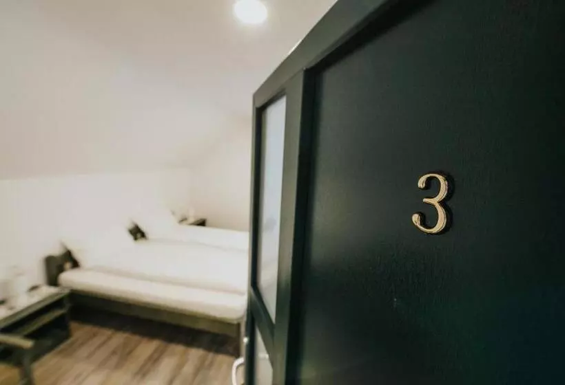 Aamiaismajoitus (B&B) Kádárház