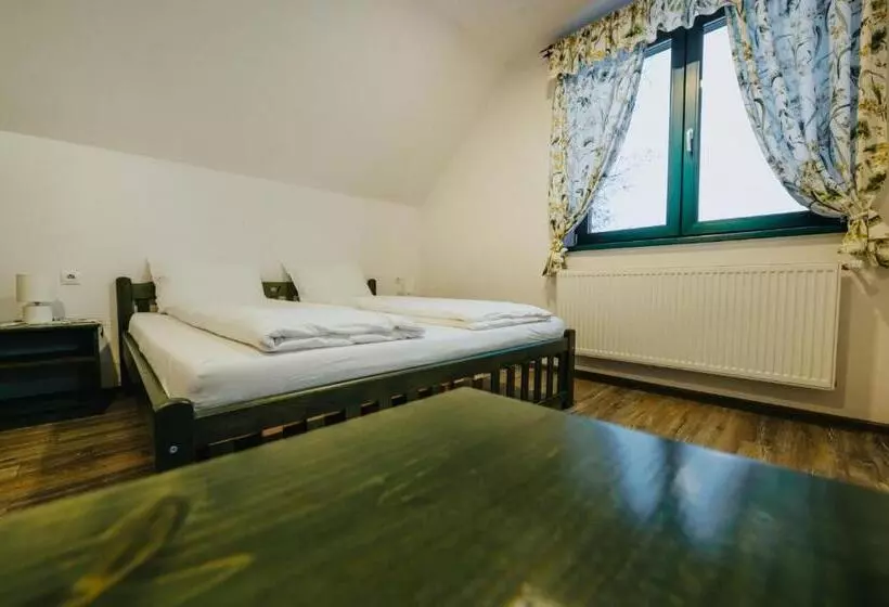 Aamiaismajoitus (B&B) Kádárház
