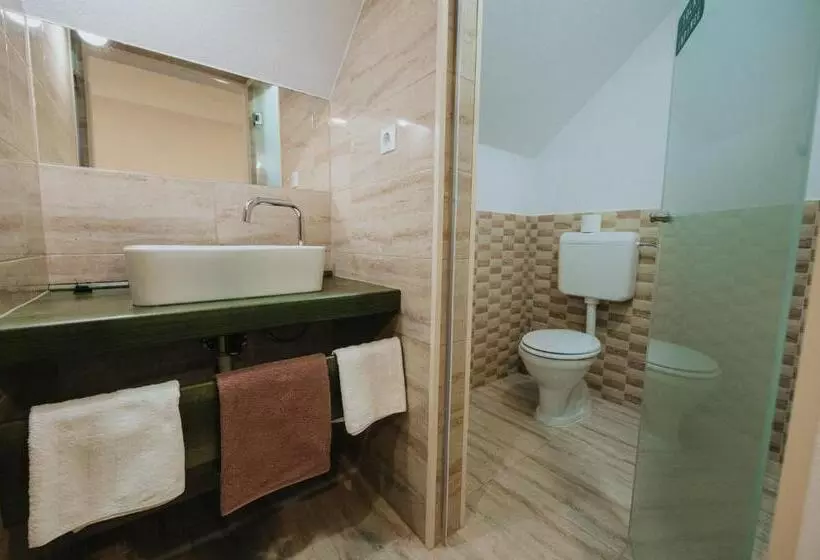 Aamiaismajoitus (B&B) Kádárház