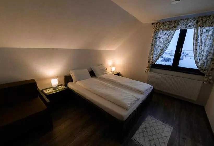 Aamiaismajoitus (B&B) Kádárház