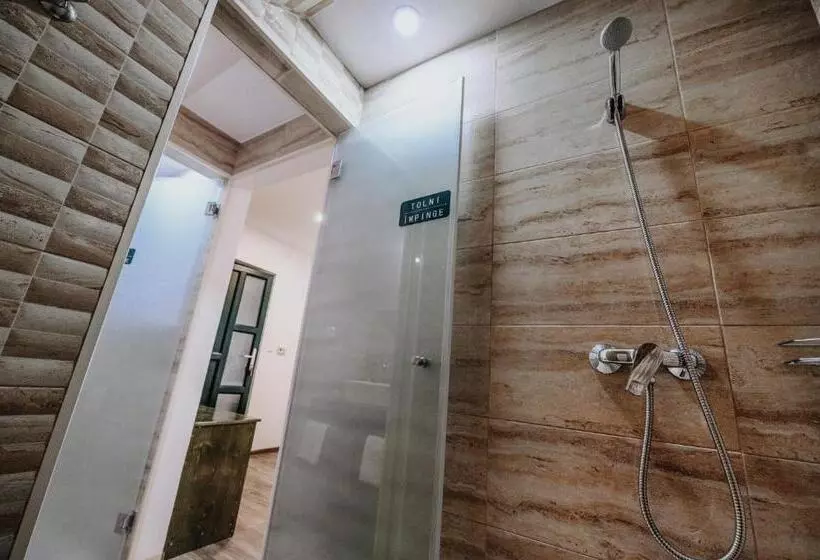 Aamiaismajoitus (B&B) Kádárház