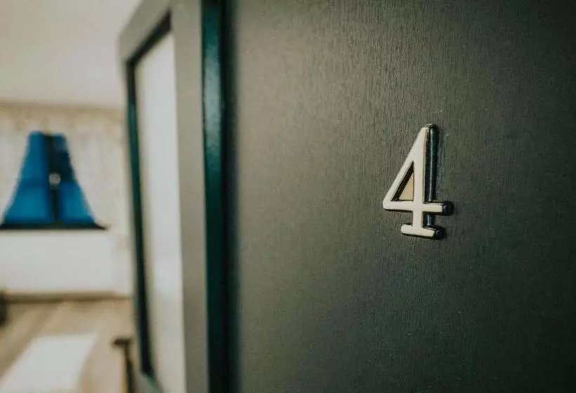 Aamiaismajoitus (B&B) Kádárház