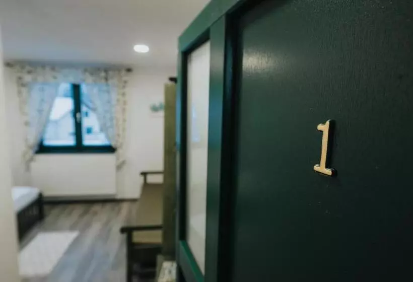 Aamiaismajoitus (B&B) Kádárház