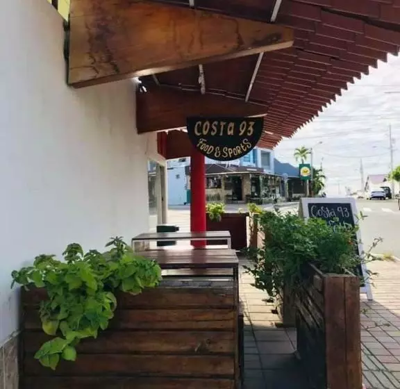 Aamiaismajoitus (B&B) Veranera Hostal