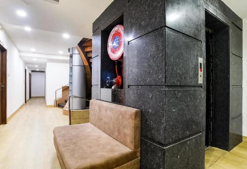 Hotel Capital O Ind679  Rajwada Palace